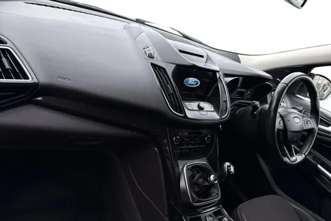 BJ68JOH Ford Kuga 2.0 TDCi Titanium AWD Euro 6 (s/s) 5dr Thumbnail #15