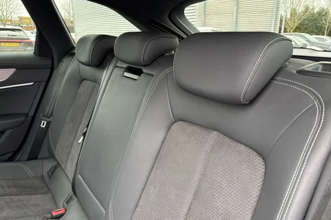 BU71YWV Audi A6 Avant Avant Black Edition 40 TDI  204 PS S tronic Thumbnail #20