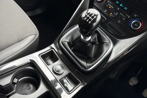 BJ68JOH Ford Kuga 2.0 TDCi Titanium AWD Euro 6 (s/s) 5dr Thumbnail #23