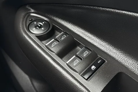 BJ68JOH Ford Kuga 2.0 TDCi Titanium AWD Euro 6 (s/s) 5dr Thumbnail #35