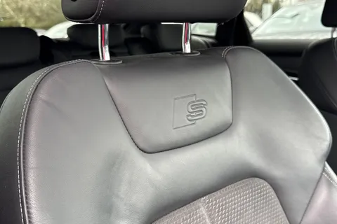 BU71YWV Audi A6 Avant Avant Black Edition 40 TDI  204 PS S tronic Thumbnail #50