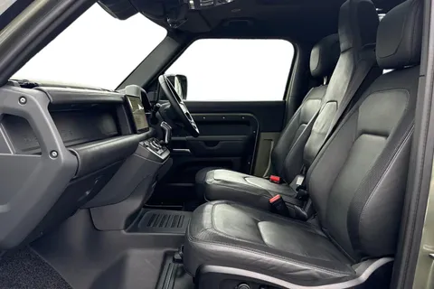 DY74VKA Land Rover Defender 90 3.0 D250 X-Dynamic HSE 3dr Thumbnail #4