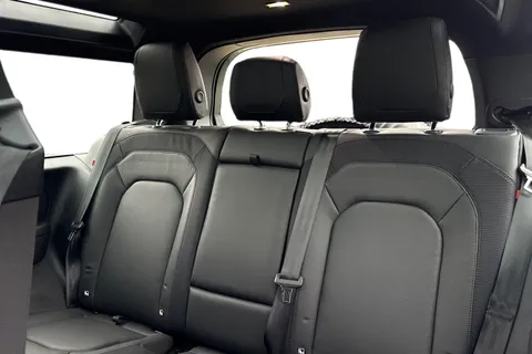 DY74VKA Land Rover Defender 90 3.0 D250 X-Dynamic HSE 3dr Thumbnail #5