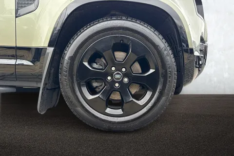 DY74VKA Land Rover Defender 90 3.0 D250 X-Dynamic HSE 3dr Thumbnail #9