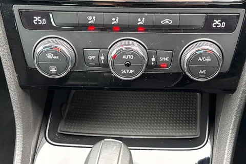 KP69ENO SEAT Leon 2.0 TSI FR DSG Euro 6 (s/s) 5dr Thumbnail #23