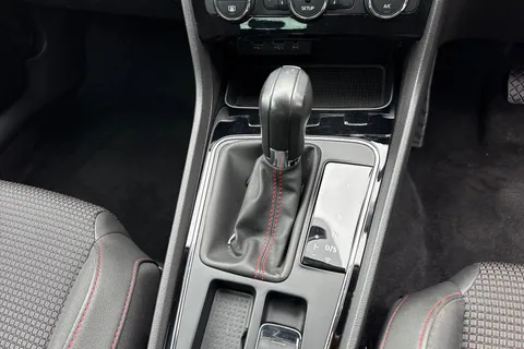 KP69ENO SEAT Leon 2.0 TSI FR DSG Euro 6 (s/s) 5dr Thumbnail #24