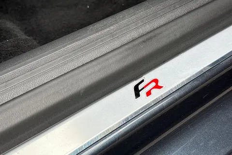KP69ENO SEAT Leon 2.0 TSI FR DSG Euro 6 (s/s) 5dr Thumbnail #30