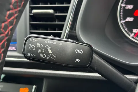 KP69ENO SEAT Leon 2.0 TSI FR DSG Euro 6 (s/s) 5dr Thumbnail #37