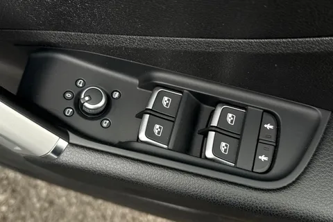 PK22AZN Audi Q2 Technik 30 TFSI 110 PS 6-speed Thumbnail #19