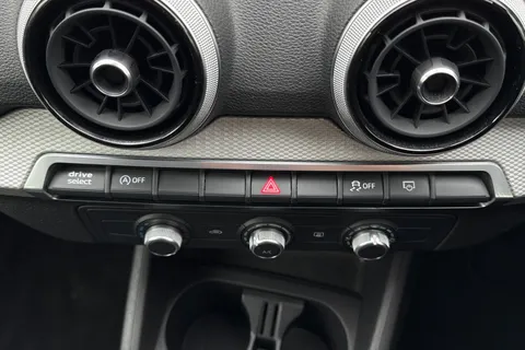 PK22AZN Audi Q2 Technik 30 TFSI 110 PS 6-speed Thumbnail #44