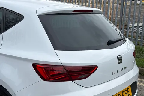 YC20FSE SEAT Leon 1.5 TSI EVO FR Black Edition Euro 6 (s/s) 5dr Thumbnail #9