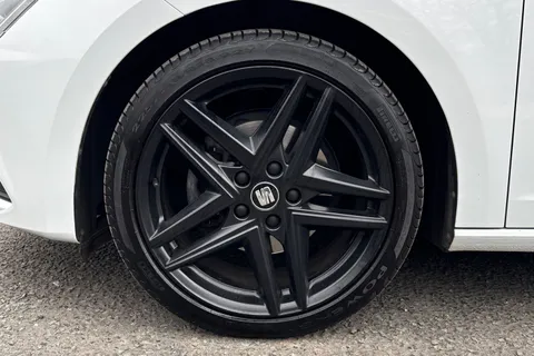 YC20FSE SEAT Leon 1.5 TSI EVO FR Black Edition Euro 6 (s/s) 5dr Thumbnail #11