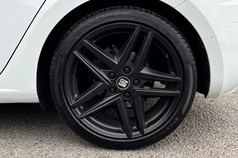 YC20FSE SEAT Leon 1.5 TSI EVO FR Black Edition Euro 6 (s/s) 5dr Thumbnail #12