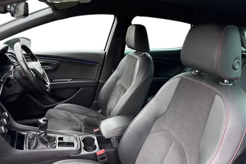 YC20FSE SEAT Leon 1.5 TSI EVO FR Black Edition Euro 6 (s/s) 5dr Thumbnail #17