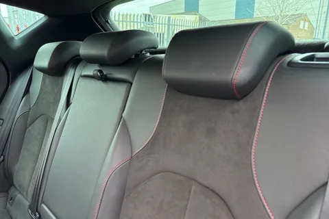 YC20FSE SEAT Leon 1.5 TSI EVO FR Black Edition Euro 6 (s/s) 5dr Thumbnail #20