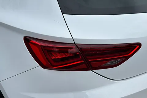 YC20FSE SEAT Leon 1.5 TSI EVO FR Black Edition Euro 6 (s/s) 5dr Thumbnail #27