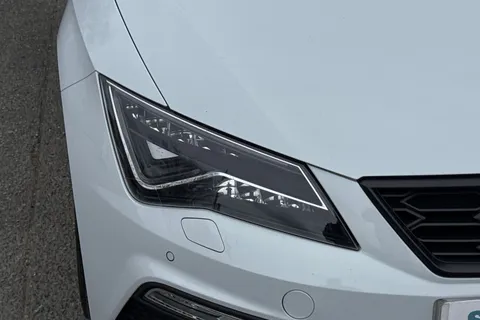 YC20FSE SEAT Leon 1.5 TSI EVO FR Black Edition Euro 6 (s/s) 5dr Thumbnail #37