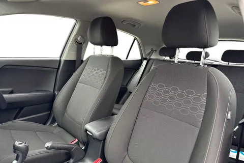 CX23NLV Kia Rio 1.0 T-GDi 2 Hatchback 5dr Petrol Manual Euro 6 (s/s) (99 bhp) Thumbnail #17