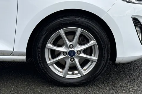BD18OKR Ford Fiesta 1.1 Ti-VCT Zetec Euro 6 (s/s) 3dr Thumbnail #10
