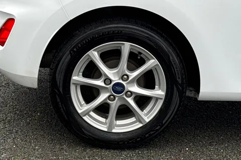 BD18OKR Ford Fiesta 1.1 Ti-VCT Zetec Euro 6 (s/s) 3dr Thumbnail #11