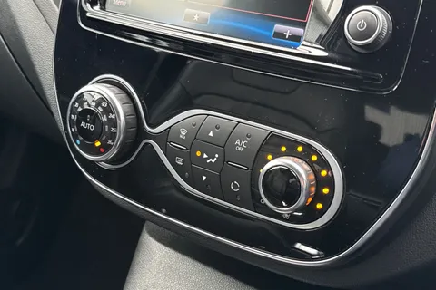 BT18LCL Renault Captur 0.9 TCe ENERGY Signature X Nav Euro 6 (s/s) 5dr Thumbnail #23