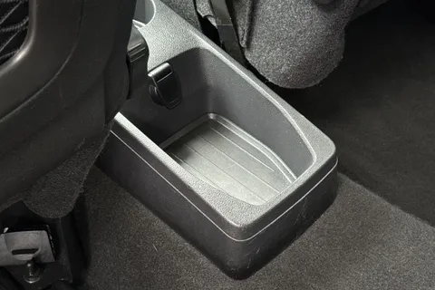 BT18LCL Renault Captur 0.9 TCe ENERGY Signature X Nav Euro 6 (s/s) 5dr Thumbnail #35