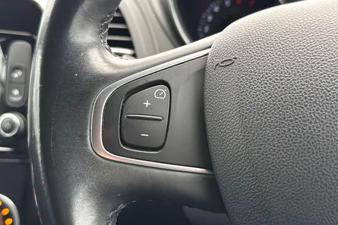 BT18LCL Renault Captur 0.9 TCe ENERGY Signature X Nav Euro 6 (s/s) 5dr Thumbnail #38