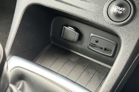 BT18LCL Renault Captur 0.9 TCe ENERGY Signature X Nav Euro 6 (s/s) 5dr Thumbnail #43