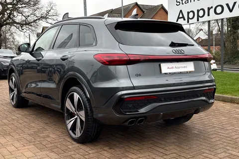 BU75ZGH Audi Q5 SUV Edition 1 TDI quattro 204 PS S tronic Thumbnail #8