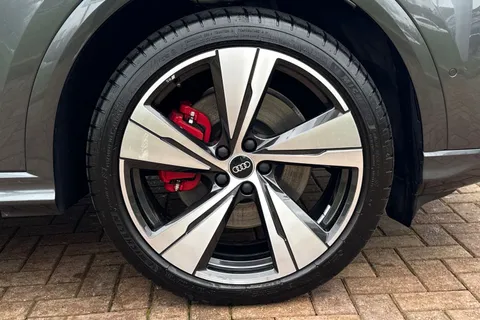 BU75ZGH Audi Q5 SUV Edition 1 TDI quattro 204 PS S tronic Thumbnail #11