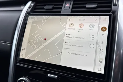 KJ24HRE Land Rover Discovery 3.0 D300 Metropolitan Edition 5dr Thumbnail #12