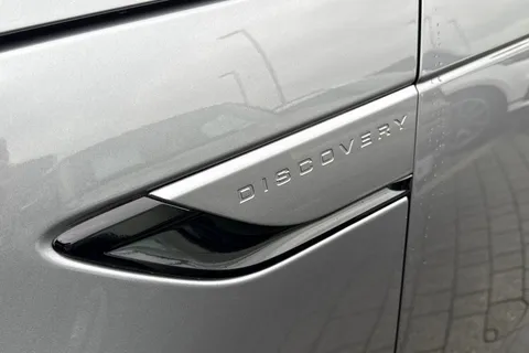 KJ24HRE Land Rover Discovery 3.0 D300 Metropolitan Edition 5dr Thumbnail #29