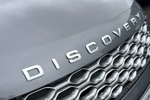 KJ24HRE Land Rover Discovery 3.0 D300 Metropolitan Edition 5dr Thumbnail #30