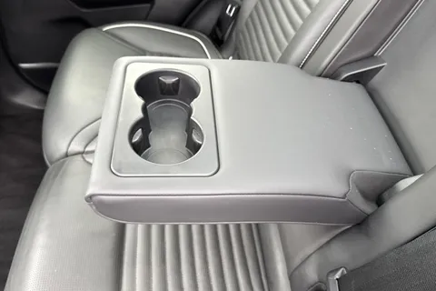 KJ24HRE Land Rover Discovery 3.0 D300 Metropolitan Edition 5dr Thumbnail #42