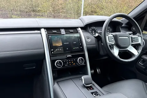 KJ24HRE Land Rover Discovery 3.0 D300 Metropolitan Edition 5dr Thumbnail #44