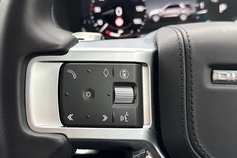 KJ24HRE Land Rover Discovery 3.0 D300 Metropolitan Edition 5dr Thumbnail #47