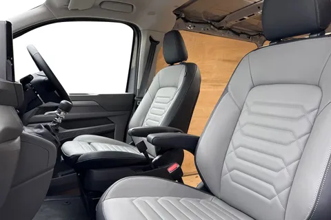 PN75MWW Volkswagen Transporter 2.0 TDI 150 Commerce Pro Van Thumbnail #11