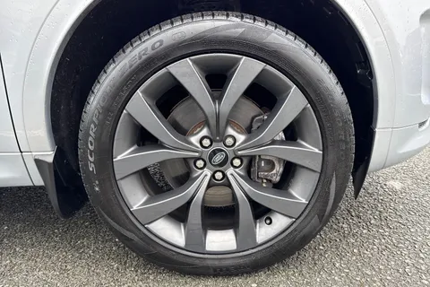 7 of 61 for Land Rover Discovery Sport 1.5 P300e 12.2kWh R-Dynamic SE Auto 4WD Euro 6 (s/s) 5dr