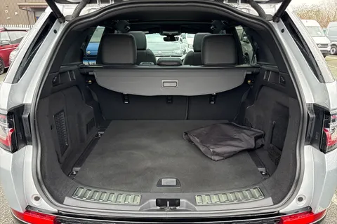 10 of 61 for Land Rover Discovery Sport 1.5 P300e 12.2kWh R-Dynamic SE Auto 4WD Euro 6 (s/s) 5dr