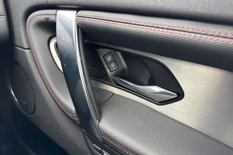 18 of 61 for Land Rover Discovery Sport 1.5 P300e 12.2kWh R-Dynamic SE Auto 4WD Euro 6 (s/s) 5dr