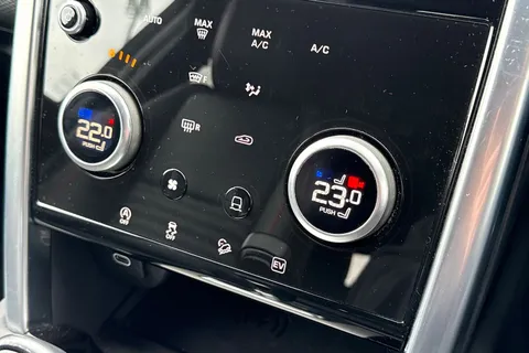 19 of 61 for Land Rover Discovery Sport 1.5 P300e 12.2kWh R-Dynamic SE Auto 4WD Euro 6 (s/s) 5dr