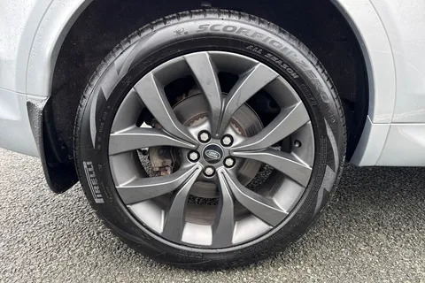 24 of 61 for Land Rover Discovery Sport 1.5 P300e 12.2kWh R-Dynamic SE Auto 4WD Euro 6 (s/s) 5dr