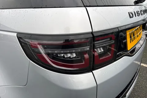 25 of 61 for Land Rover Discovery Sport 1.5 P300e 12.2kWh R-Dynamic SE Auto 4WD Euro 6 (s/s) 5dr