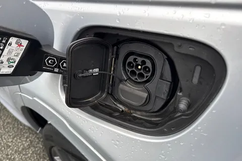 33 of 61 for Land Rover Discovery Sport 1.5 P300e 12.2kWh R-Dynamic SE Auto 4WD Euro 6 (s/s) 5dr