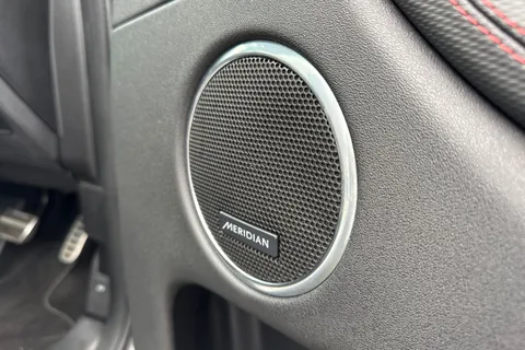 40 of 61 for Land Rover Discovery Sport 1.5 P300e 12.2kWh R-Dynamic SE Auto 4WD Euro 6 (s/s) 5dr