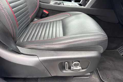 41 of 61 for Land Rover Discovery Sport 1.5 P300e 12.2kWh R-Dynamic SE Auto 4WD Euro 6 (s/s) 5dr