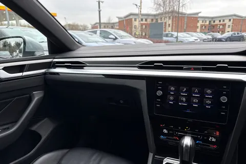 MW21VYA Volkswagen Arteon 2.0 TSI R-Line Fastback DSG Euro 6 (s/s) 5dr Thumbnail #21