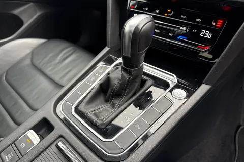 MW21VYA Volkswagen Arteon 2.0 TSI R-Line Fastback DSG Euro 6 (s/s) 5dr Thumbnail #24