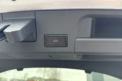 MW21VYA Volkswagen Arteon 2.0 TSI R-Line Fastback DSG Euro 6 (s/s) 5dr Thumbnail #31