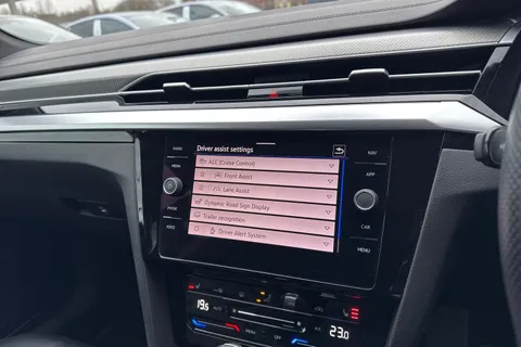 MW21VYA Volkswagen Arteon 2.0 TSI R-Line Fastback DSG Euro 6 (s/s) 5dr Thumbnail #44